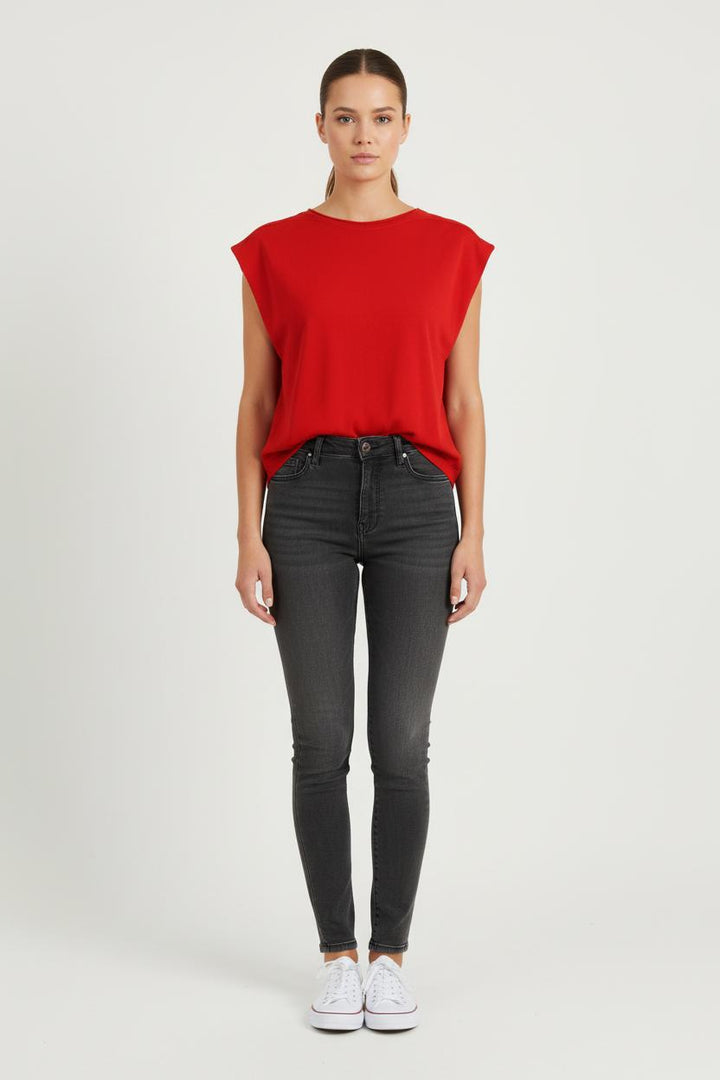 Pull Rouge - Taille M/38 de la marque La Fée Maraboutée | PARAD72439 - Vendu par Paradigme - Image 1