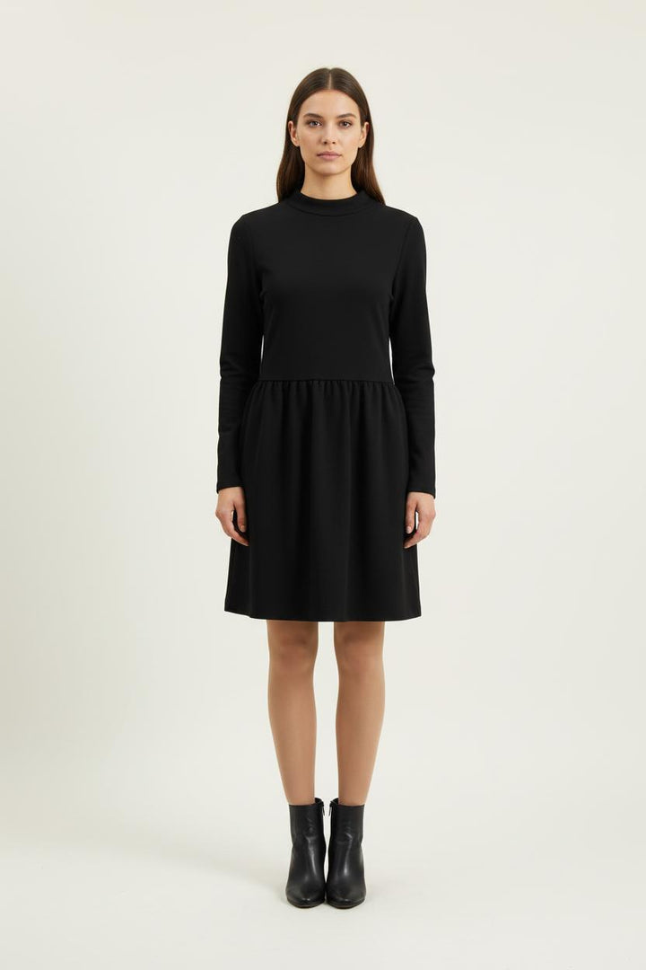 Robe Courte Noire - Taille L/40 de la marque Maje | PARAD73023 - Vendu par Paradigme - Image 1