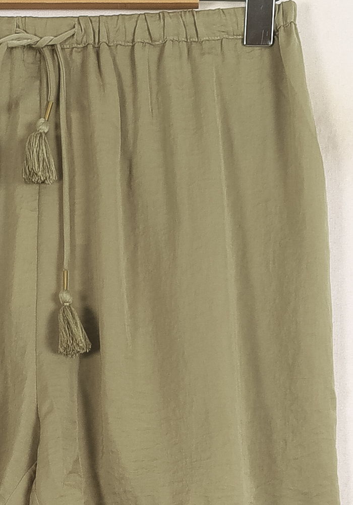 Short Vert - Taille L/40 de la marque Louise Misha | PARAD75136 - Vendu par Paradigme - Image 3