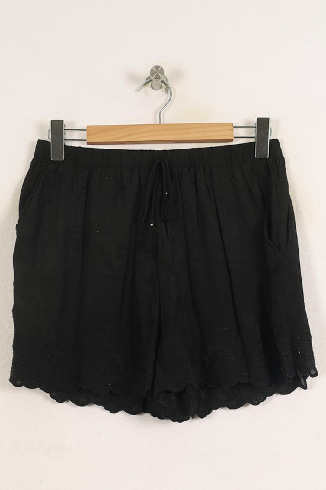 Short Noir - Taille M/38 de la marque Louise Misha | PARAD75242 - Vendu par Paradigme - Image 2