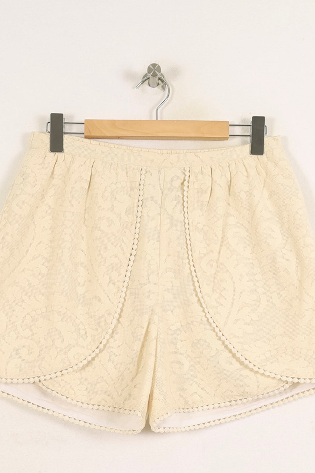 Short Dentelle Beige - Taille XL/42 de la marque Louise Misha | PARAD75246 - Vendu par Paradigme - Image 2