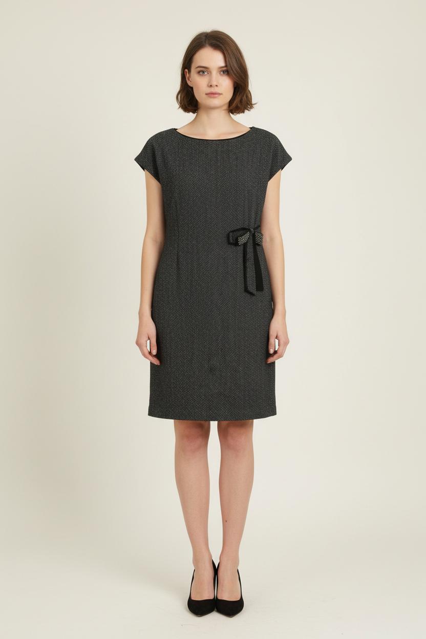 Robe Droite Noire - Taille M/38 de la marque Derhy | PARAD75393 - Vendu par Paradigme - Image 1