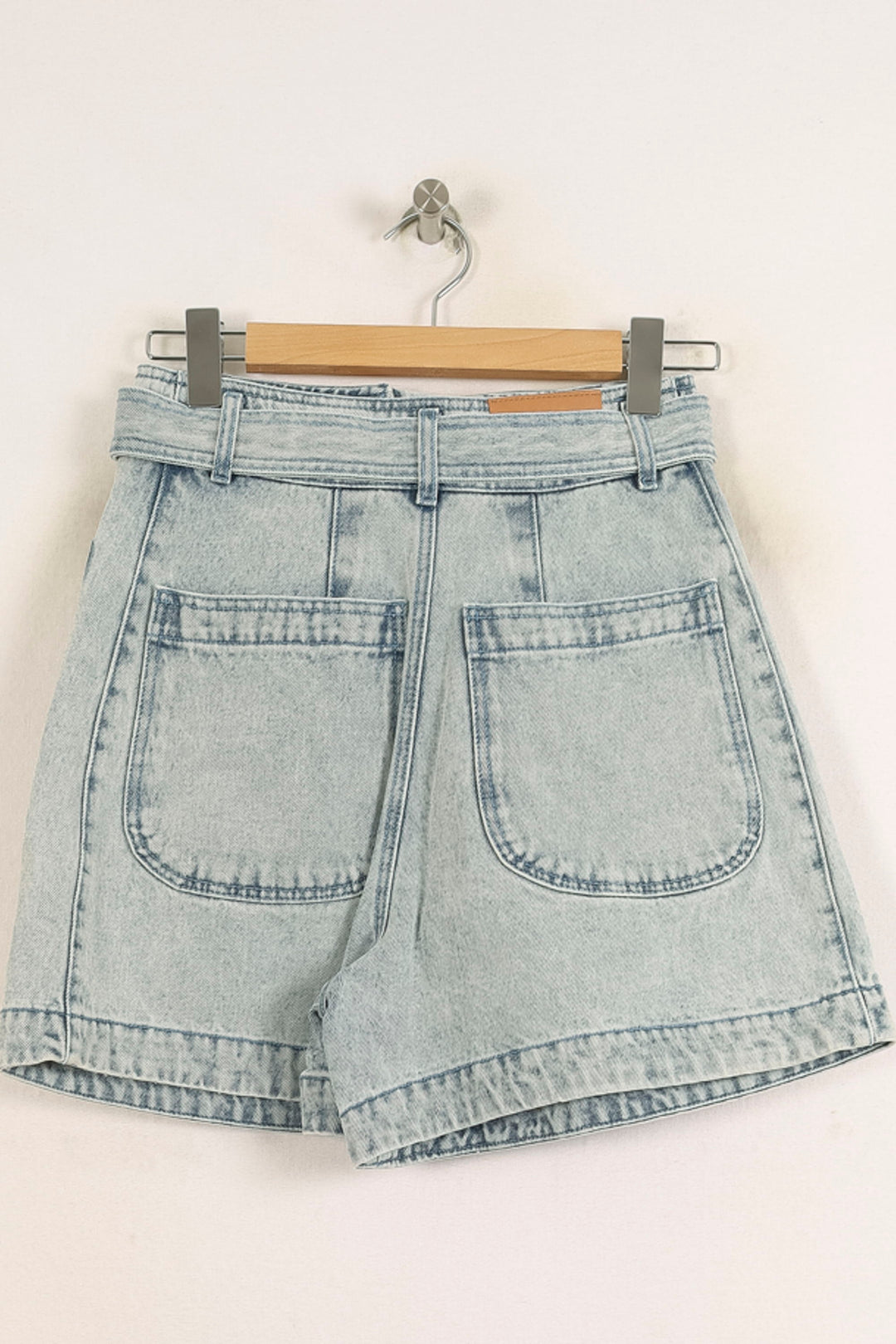 Short en Jean Bleu - Taille XS/34 de la marque Louise Misha | PARAD75633 - Vendu par Paradigme - Image 4
