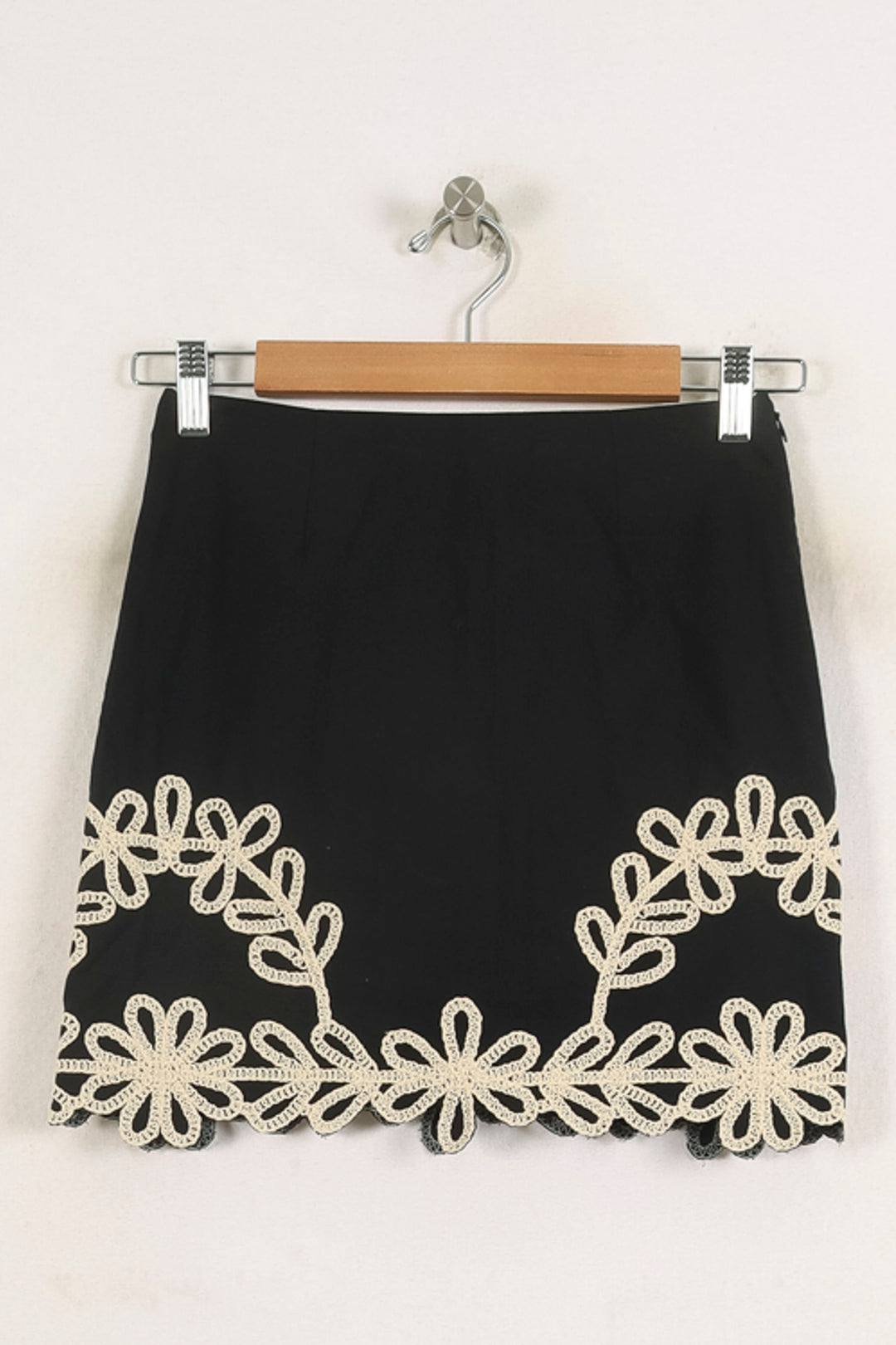 Jupe Courte Noire et Blanche - Taille XS/34 de la marque Maison Stella & Suzie | PARAD76276 - Vendu par Paradigme - Image 2