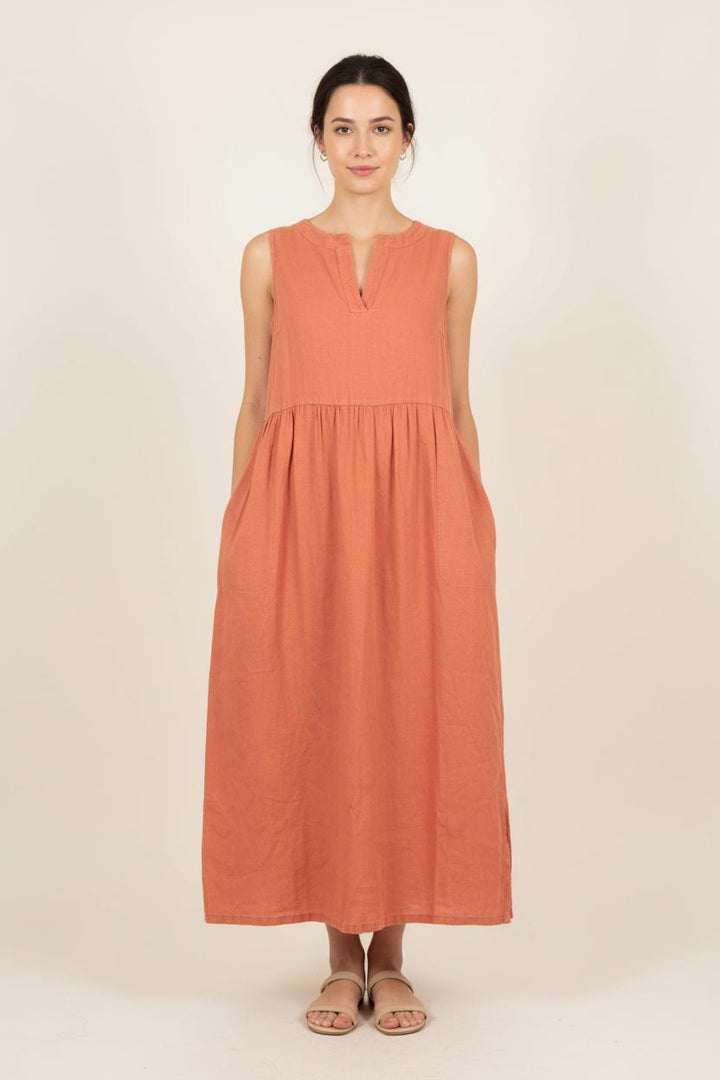Robe Longue Orange - Taille L/40 de la marque La Fée Maraboutée | PARAD78456 - Vendu par Paradigme - Image 1