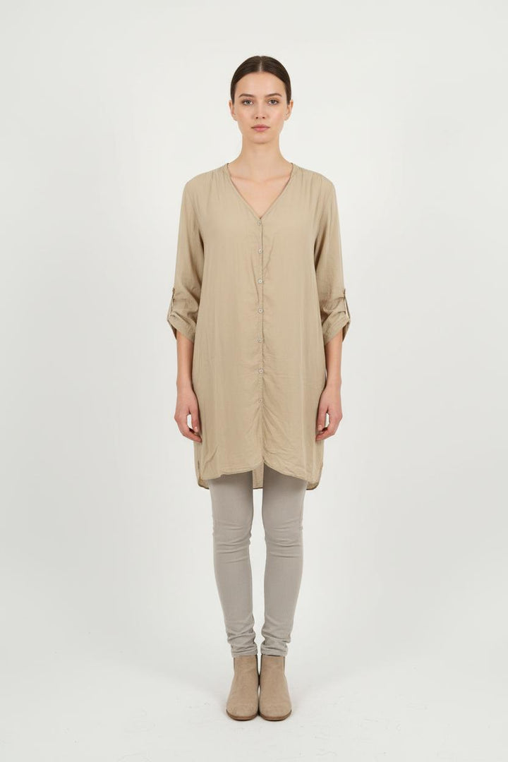Robe Chemise Beige - Taille T.U. de la marque American Vintage | PARAD78665 - Vendu par Paradigme - Image 1