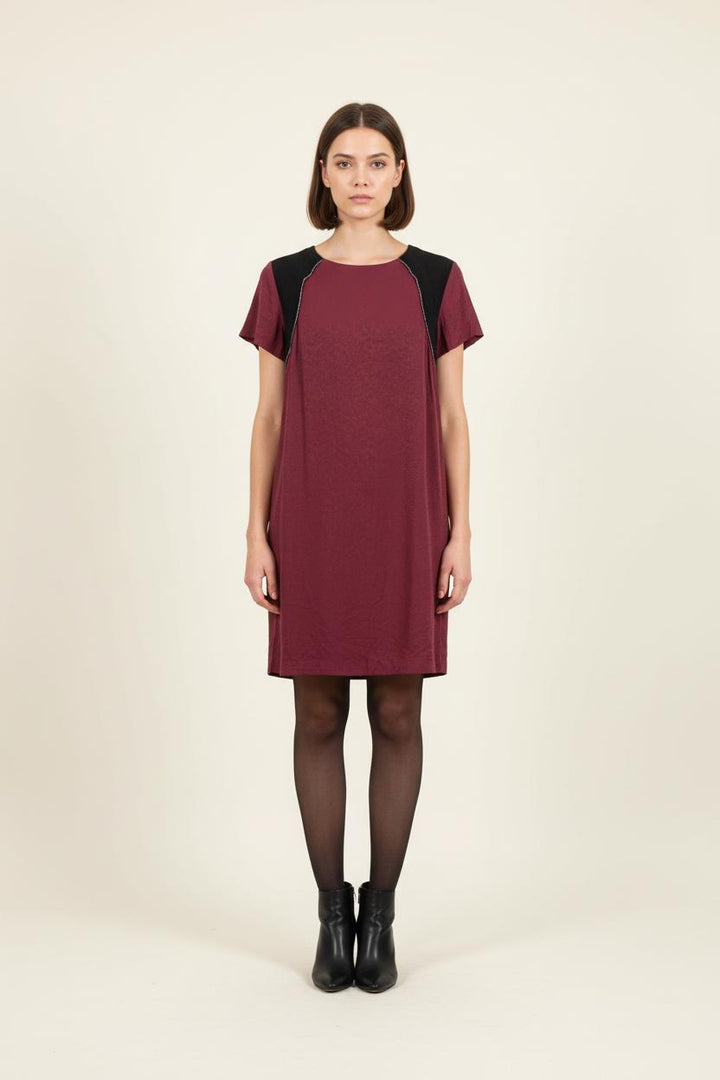 Robe Courte Bordeaux et Noire - Taille S/36 de la marque IKKS | PARAD78774 - Vendu par Paradigme - Image 1