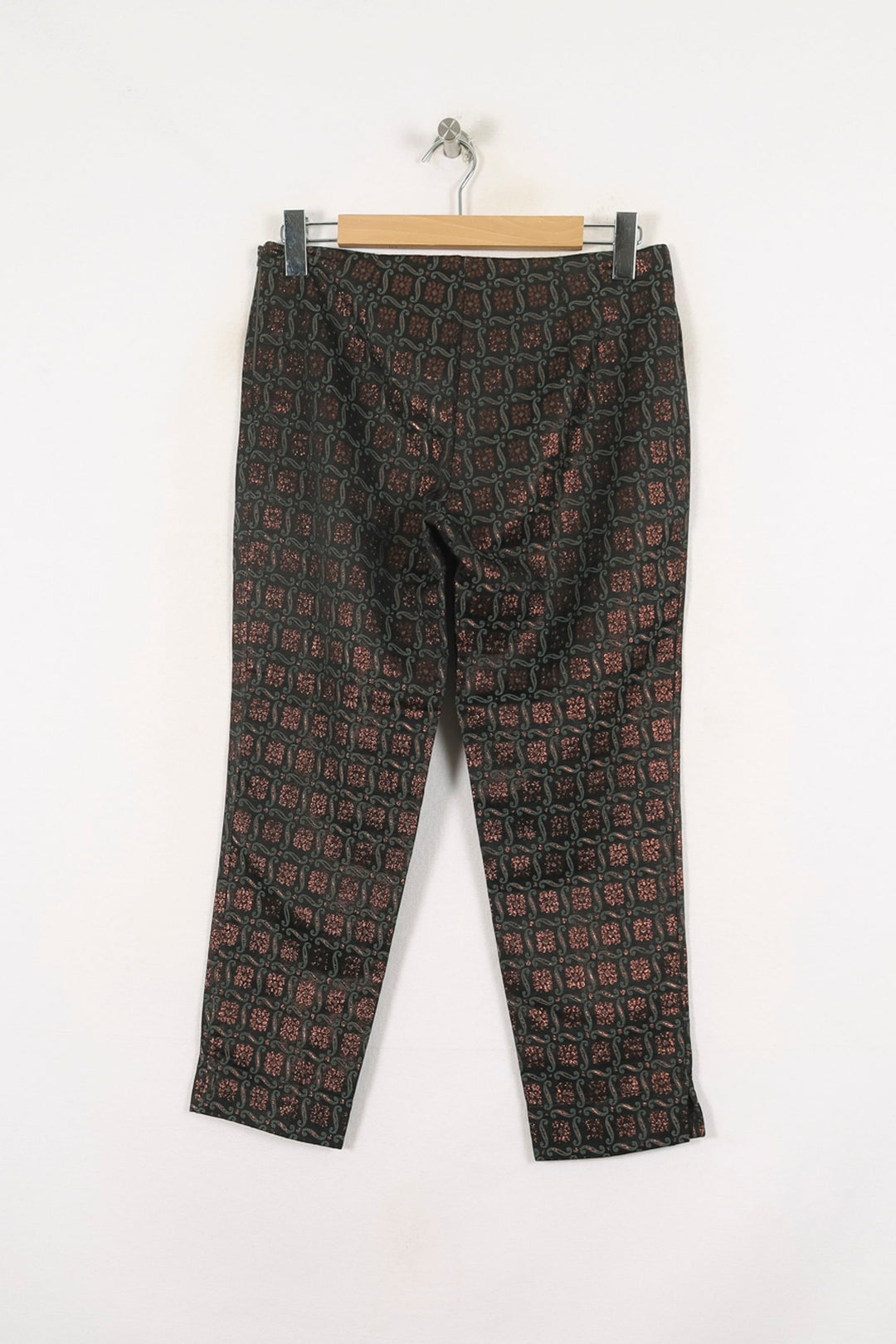 Pantalon Noir et Rouge - Taille M/38 de la marque La Fée Maraboutée | PARAD80029 - Vendu par Paradigme - Image 4