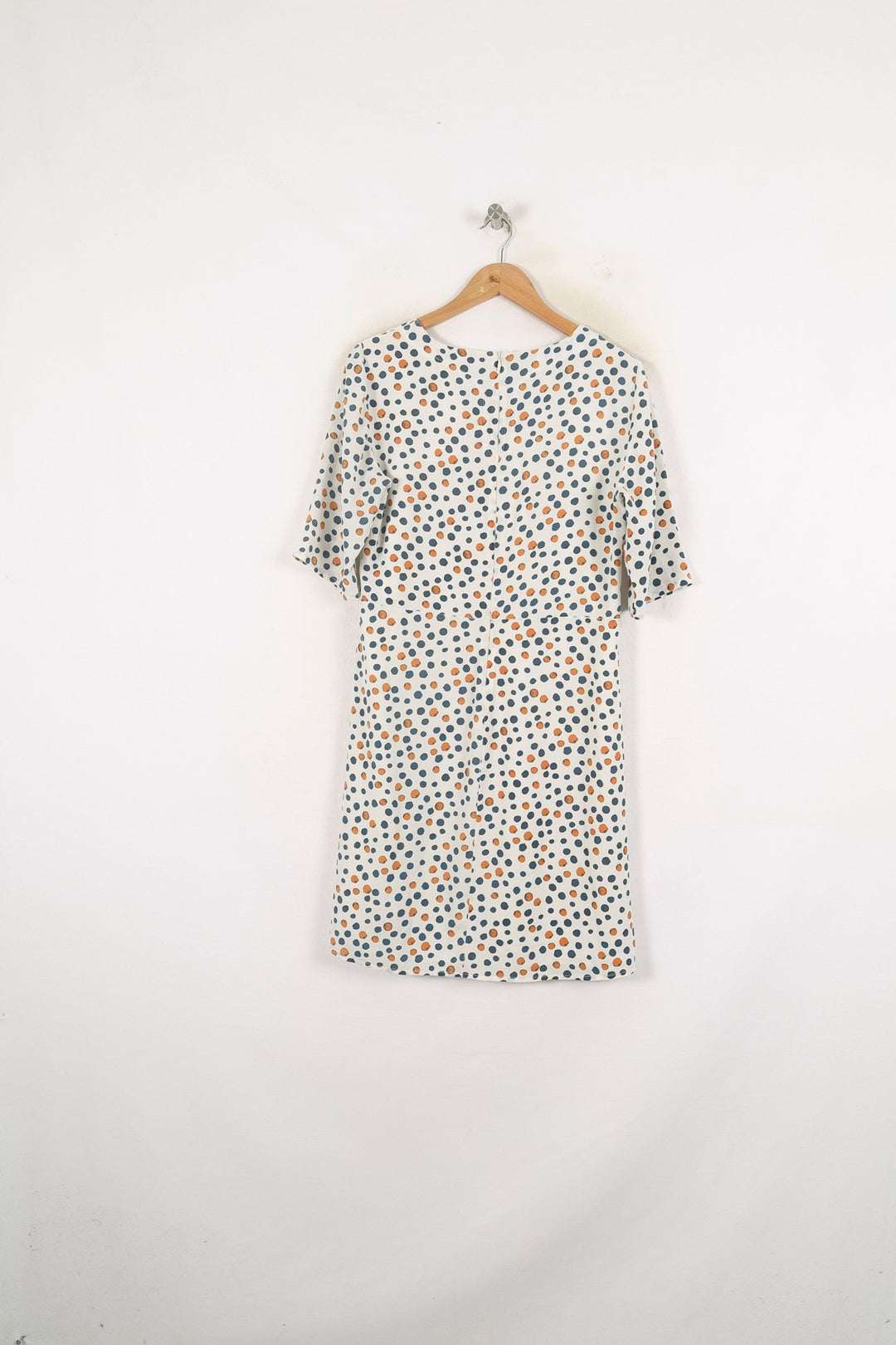 Robe Blanche à Pois Bleus et Oranges - Taille L/40 de la marque La Fée Maraboutée | PARAD80128 - Vendu par Paradigme - Image 4