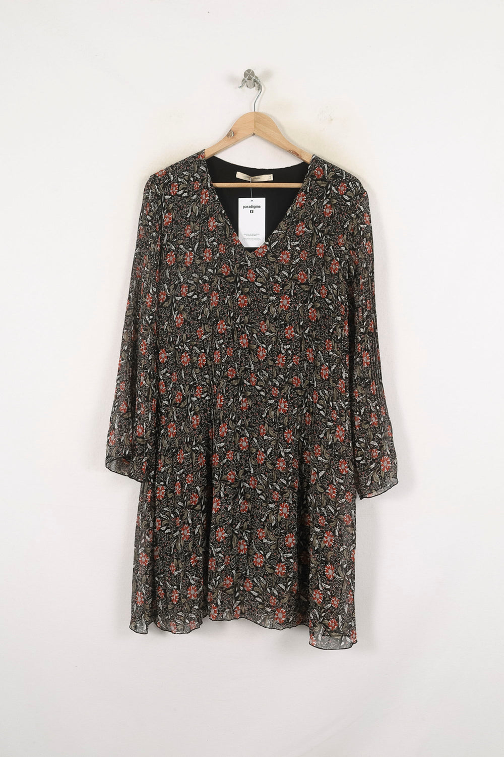 Robe Fleurie Noire et Rouge - Taille L/40 de la marque La Fée Maraboutée | PARAD80183 - Vendu par Paradigme - Image 2