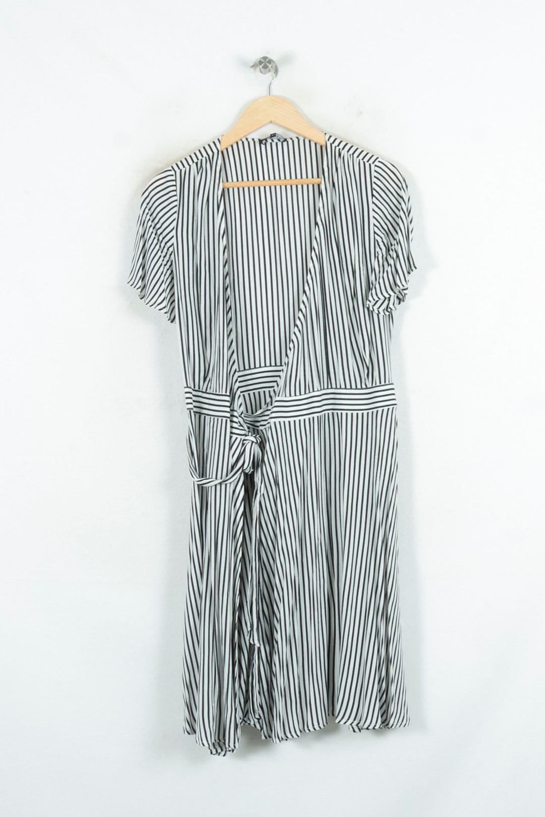 Robe Portefeuille Blanche et Noire - Taille L/40 de la marque Caroll | PARAD80444 - Vendu par Paradigme - Image 2