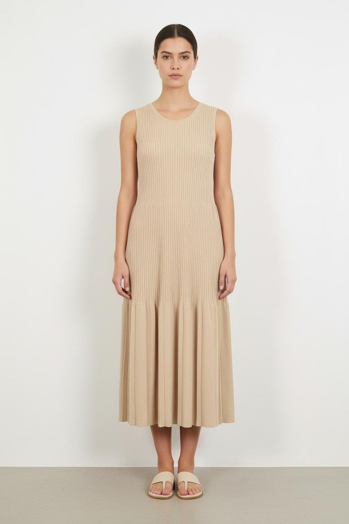Robe Plissée Beige - Taille L/40 de la marque Max Mara | PARAD80699 - Vendu par Paradigme - Image 1
