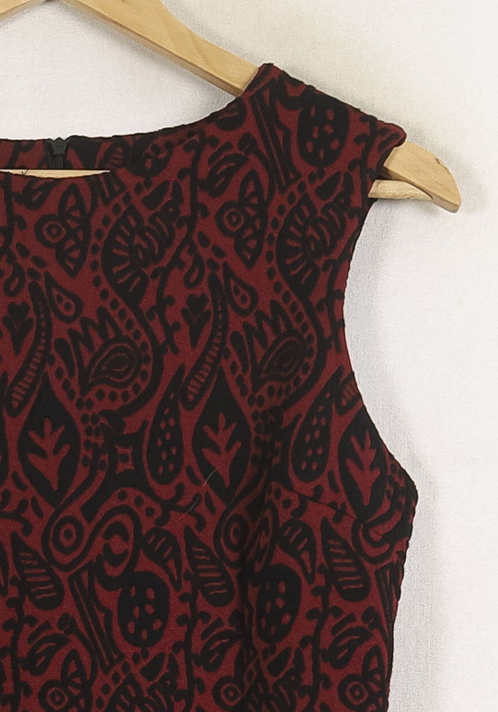 Robe Droite Bordeaux et Noire - Taille L/40 de la marque La Fée Maraboutée | PARAD81345 - Vendu par Paradigme - Image 3