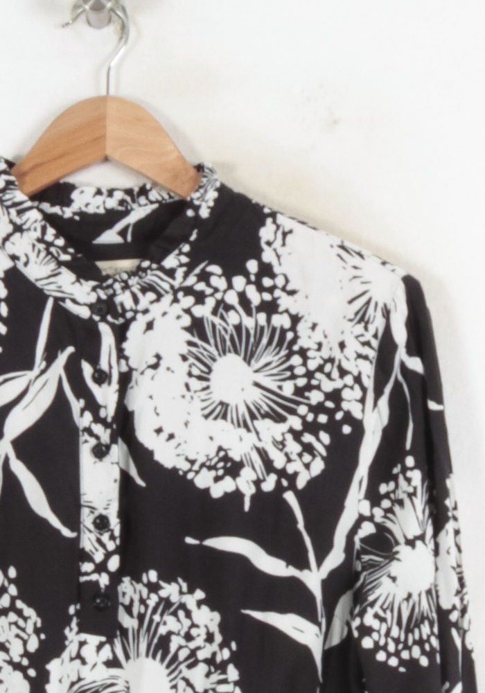 Robe Noire et Blanche - Taille XL/42 de la marque La Fée Maraboutée | PARAD81587 - Vendu par Paradigme - Image 3