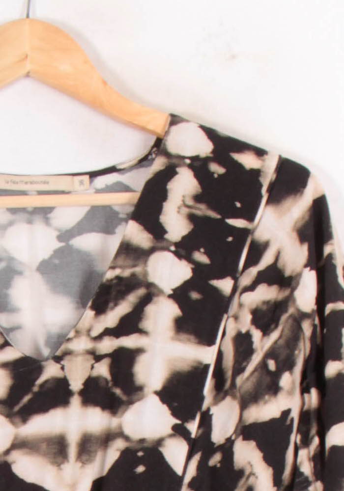 Robe Longue Noire et Beige - Taille S/36 de la marque La Fée Maraboutée | PARAD82175 - Vendu par Paradigme - Image 3