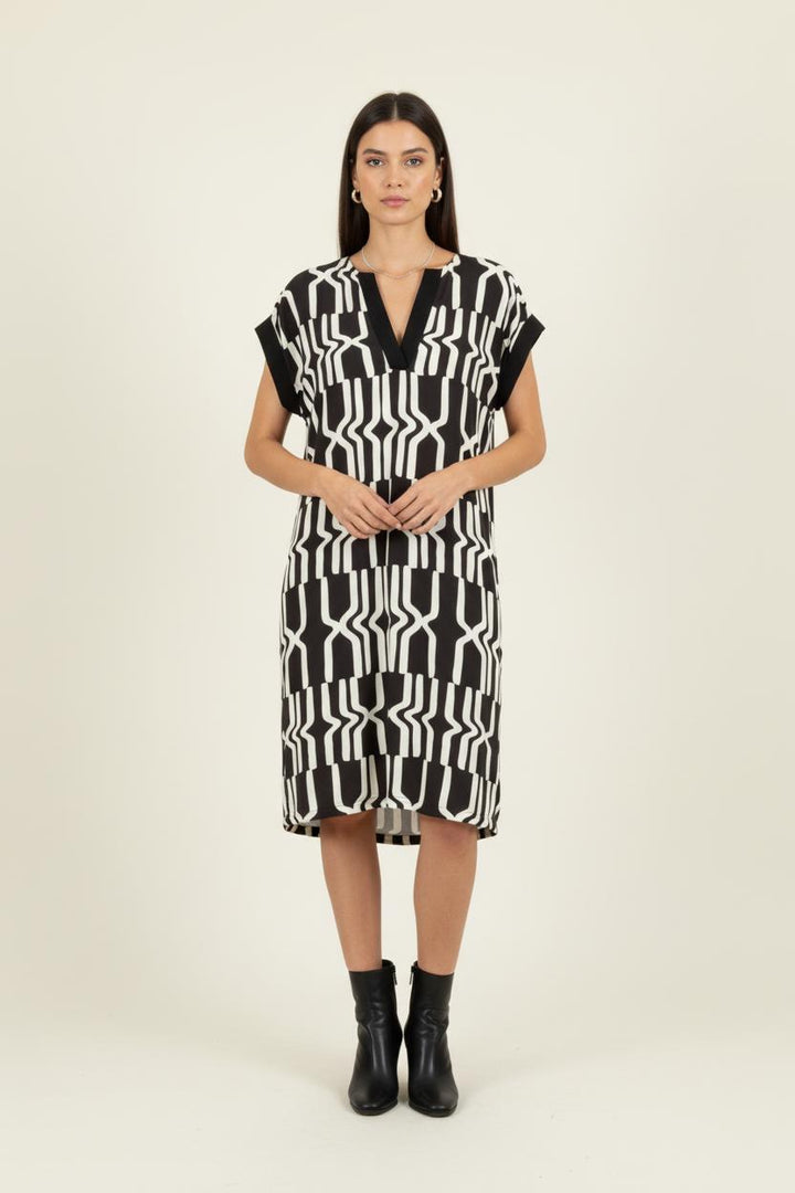 Robe Noire et Blanche - Taille S/36 de la marque La Fée Maraboutée | PARAD82325 - Vendu par Paradigme - Image 1