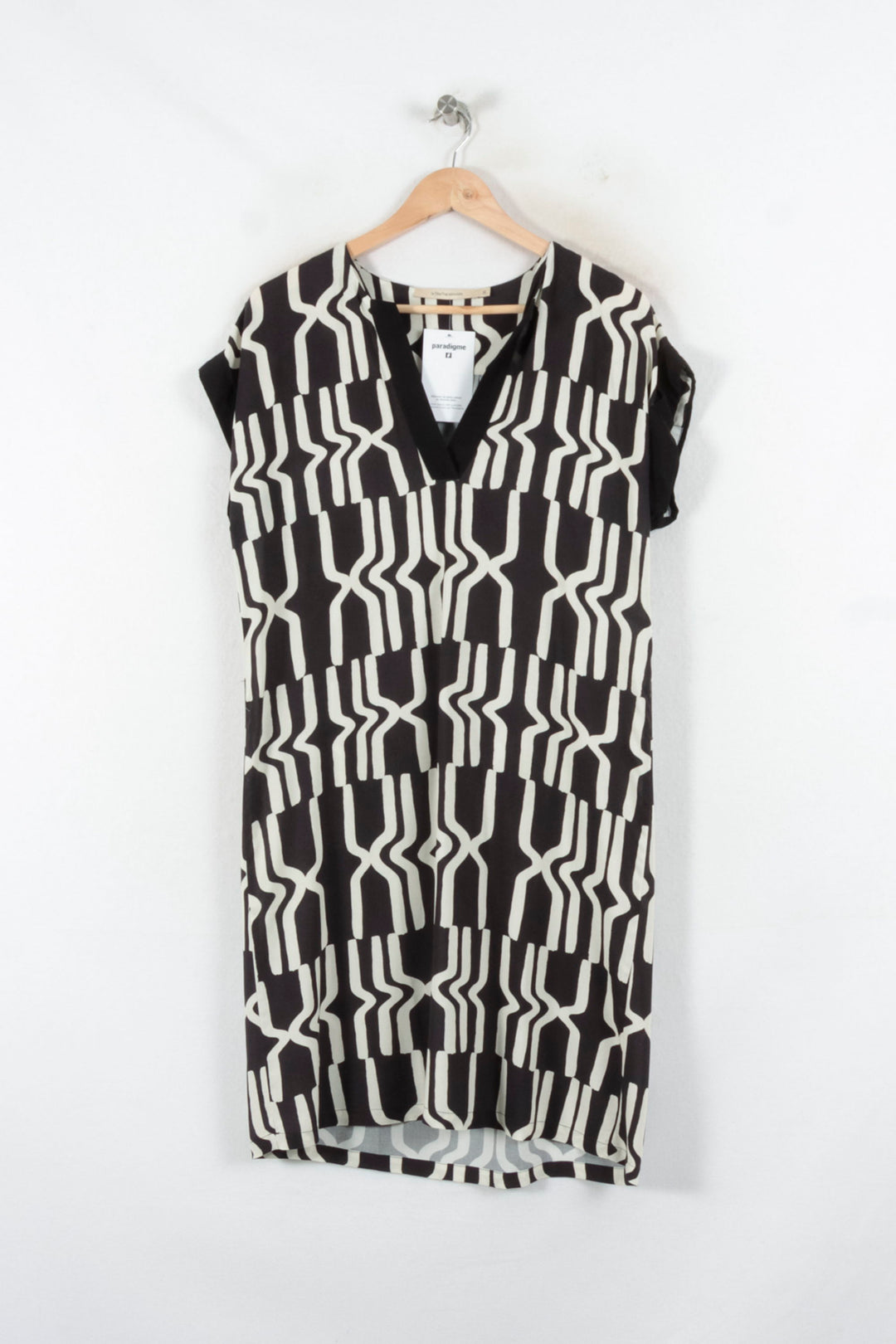 Robe Noire et Blanche - Taille S/36 de la marque La Fée Maraboutée | PARAD82325 - Vendu par Paradigme - Image 2