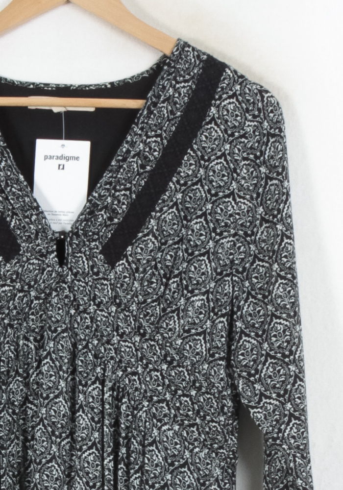 Robe Noire et Blanche - Taille M/38 de la marque La Fée Maraboutée | PARAD82383 - Vendu par Paradigme - Image 3