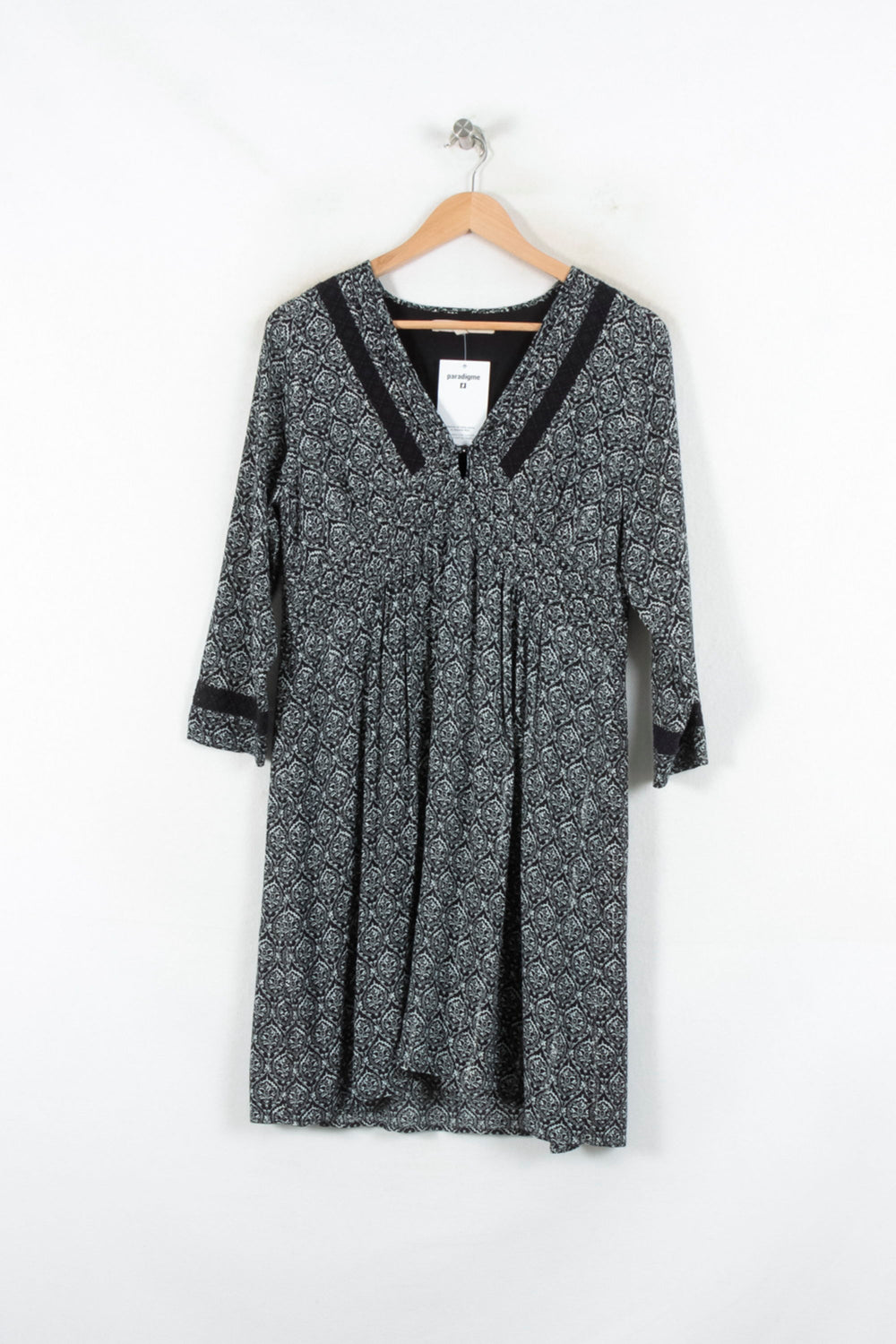 Robe Noire et Blanche - Taille M/38 de la marque La Fée Maraboutée | PARAD82383 - Vendu par Paradigme - Image 2