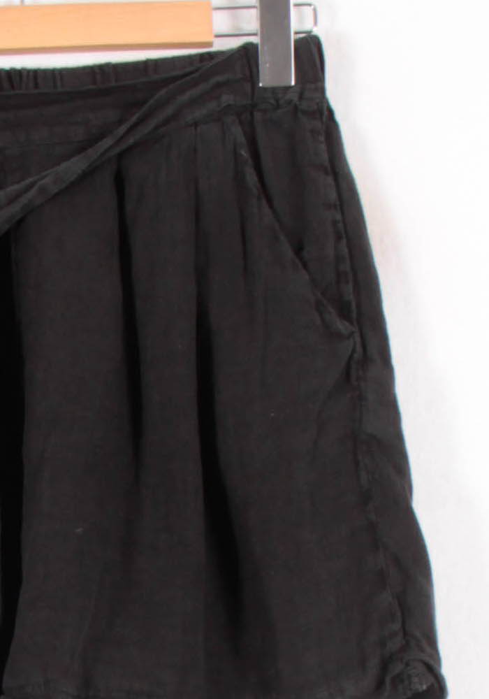 Short Noir - Taille M/38 de la marque La Fée Maraboutée | PARAD82428 - Vendu par Paradigme - Image 3