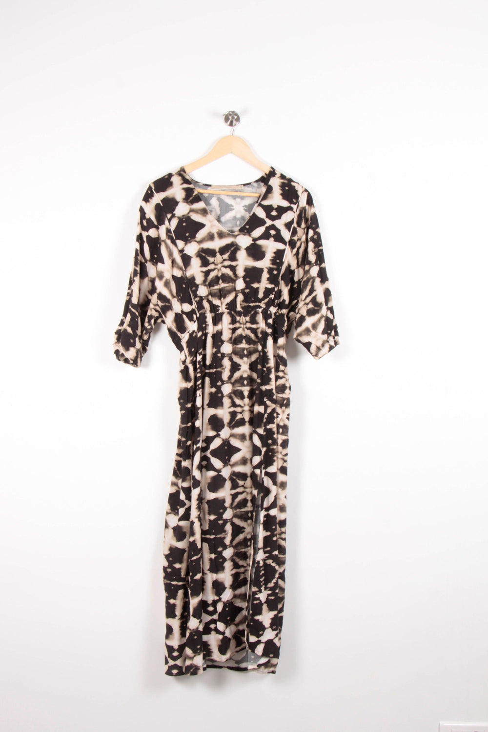 Robe Longue Noire et Beige - Taille L/40 de la marque La Fée Maraboutée | PARAD82658 - Vendu par Paradigme - Image 2