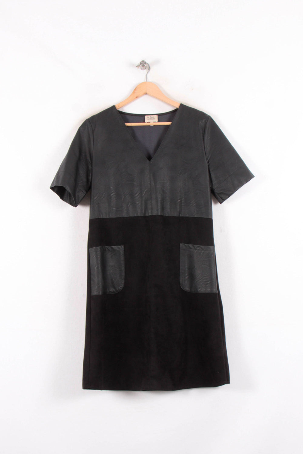 Robe Noire - Taille L/40 de la marque La Fée Maraboutée | PARAD82685 - Vendu par Paradigme - Image 2