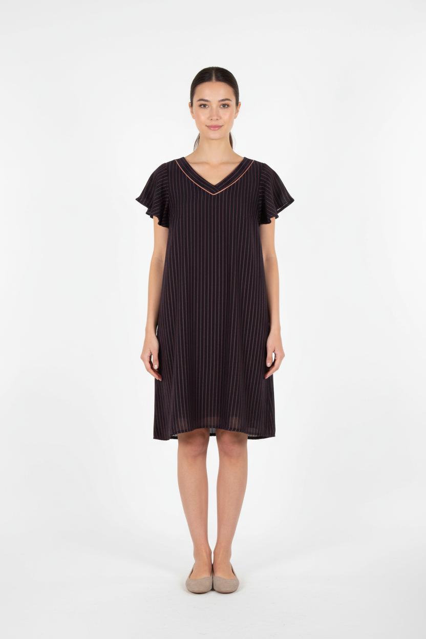 Robe Noire et Rouge - Taille M/38 de la marque La Fée Maraboutée | PARAD82794 - Vendu par Paradigme - Image 1