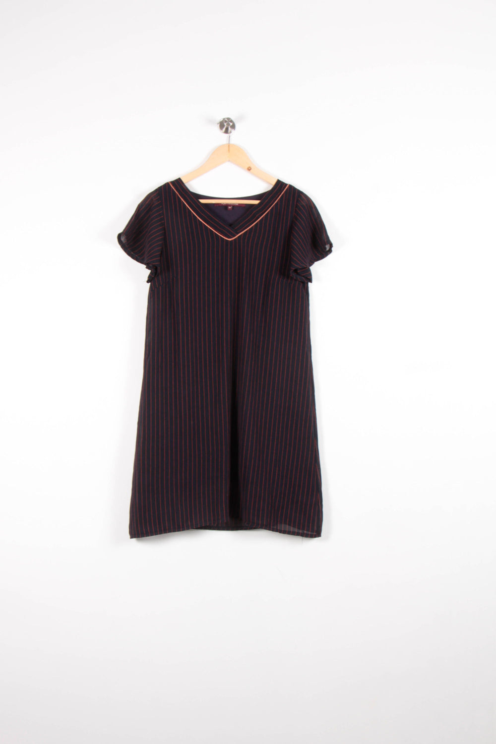 Robe Noire et Rouge - Taille M/38 de la marque La Fée Maraboutée | PARAD82794 - Vendu par Paradigme - Image 2