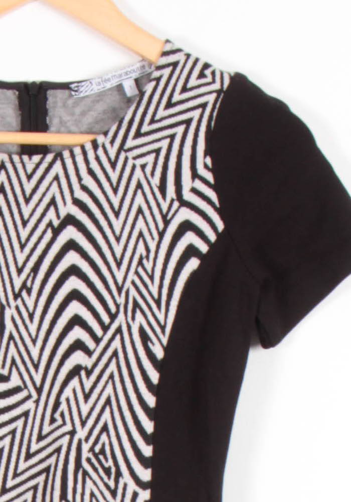Robe Noire et Blanche - Taille M/38 de la marque La Fée Maraboutée | PARAD82795 - Vendu par Paradigme - Image 3