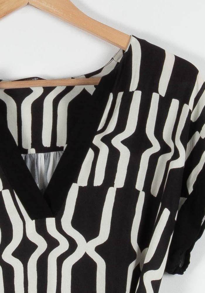 Robe Noire et Blanche - Taille S/36 de la marque La Fée Maraboutée | PARAD84174 - Vendu par Paradigme - Image 3