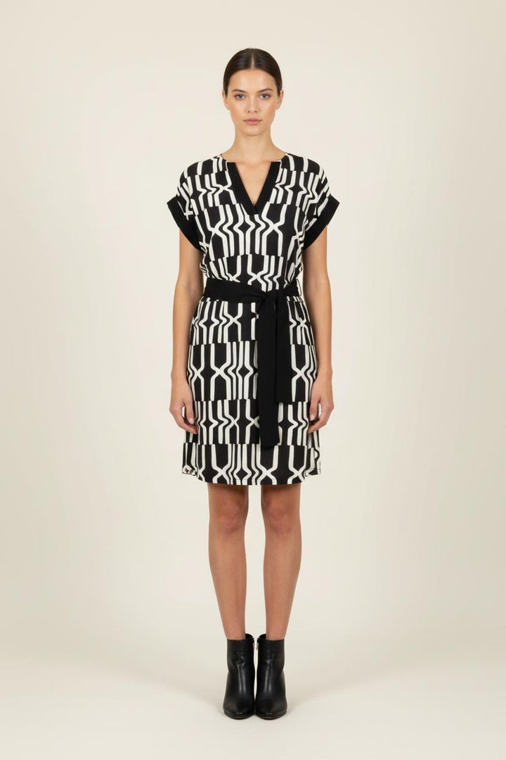 Robe Noire et Blanche - Taille S/36 de la marque La Fée Maraboutée | PARAD84174 - Vendu par Paradigme - Image 1