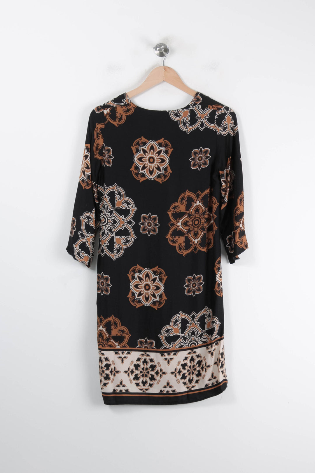 Robe Noire et Beige - Taille S/36 de la marque La Fée Maraboutée | PARAD84979 - Vendu par Paradigme - Image 4