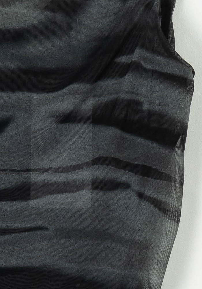 Robe Asymétrique Grise et Noire - Taille S/36 de la marque Samsoe Samsoe | PARAD85202 - Vendu par Paradigme - Image 3