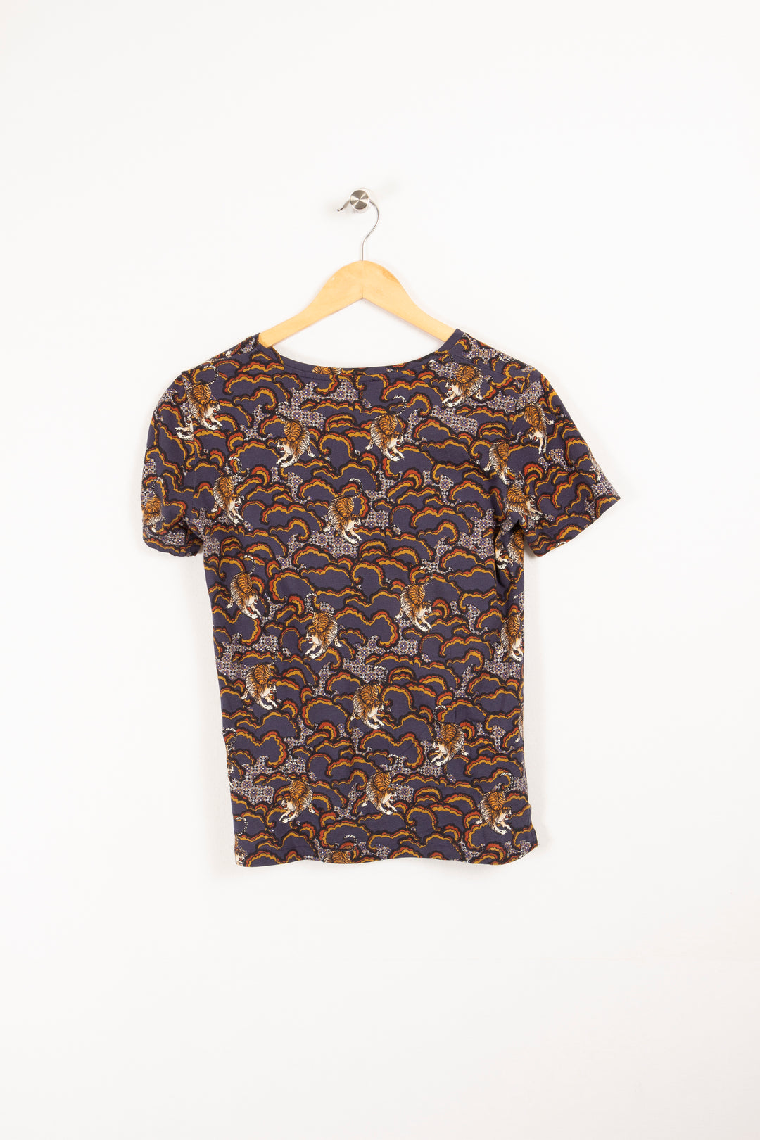 T-shirt with clouds and tigers patterns - M / 38