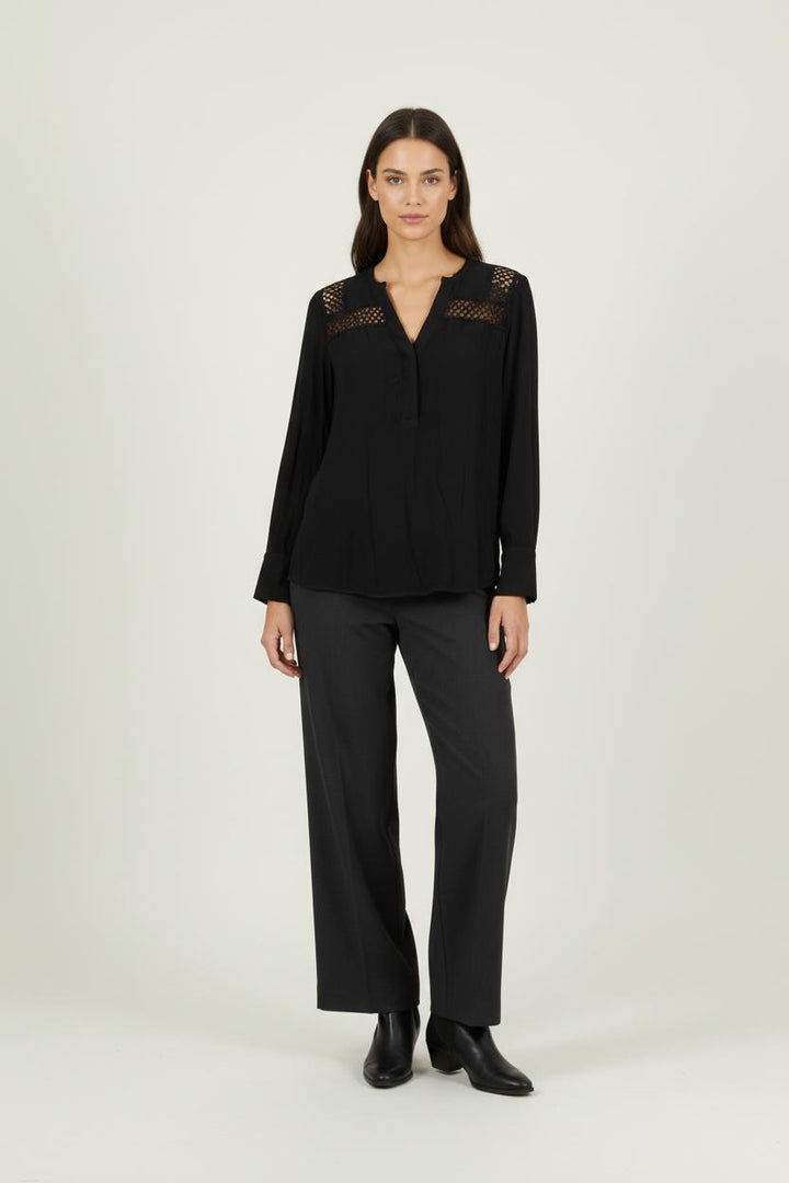 Blouse Noire - Taille M/38 de la marque Sandro | PARAD85785 - Vendu par Paradigme - Image 1