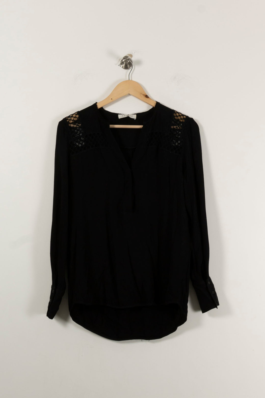 Blouse Noire - Taille M/38 de la marque Sandro | PARAD85785 - Vendu par Paradigme - Image 2