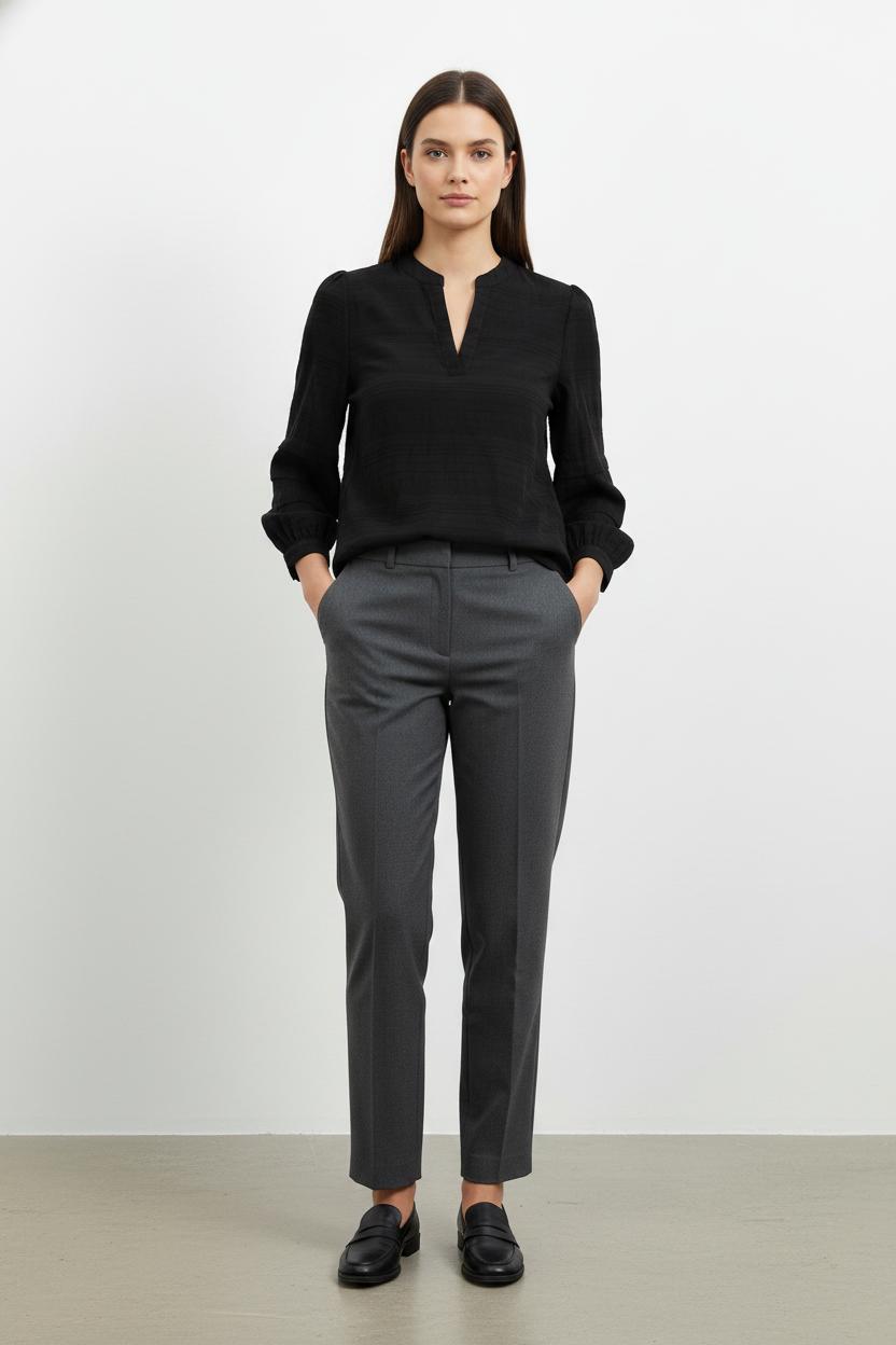 Blouse Noire - Taille M/38 de la marque La Fée Maraboutée | PARAD86030 - Vendu par Paradigme - Image 1