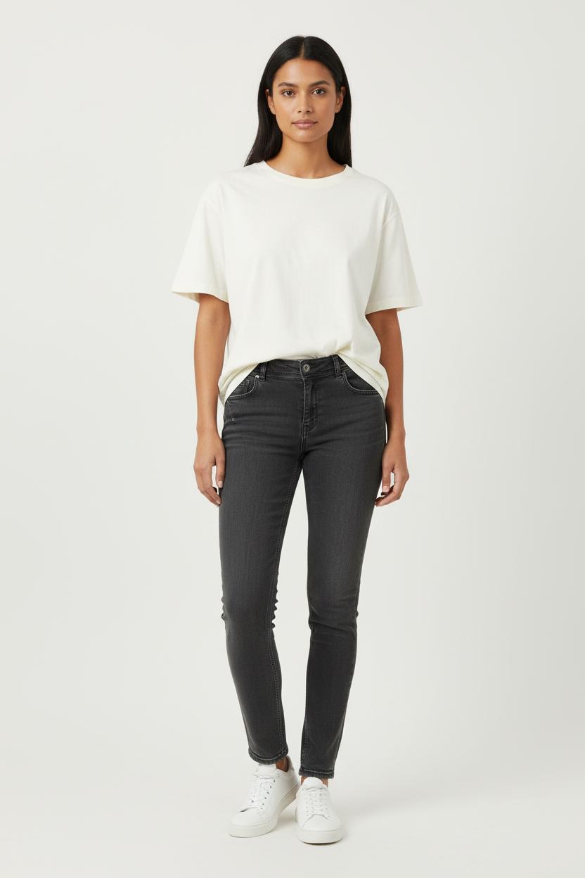Jean Slim Noir - Taille L/40 de la marque Sézane | PARAD86526 - Vendu par Paradigme - Image 1