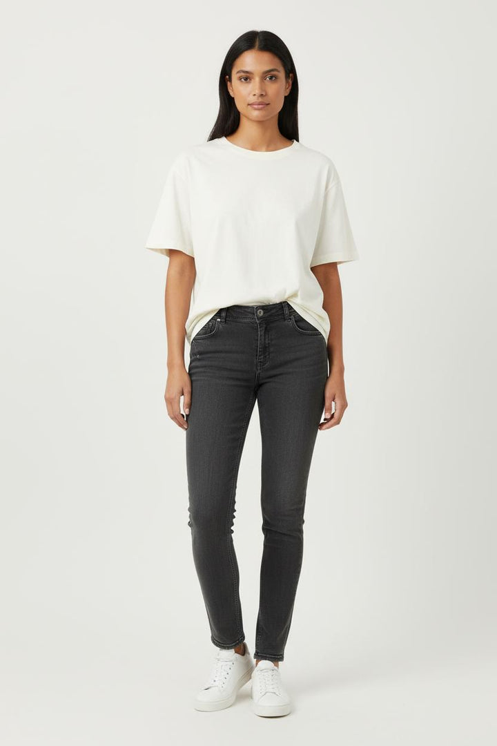 Jean Slim Noir - Taille L/40 de la marque Sézane | PARAD86526 - Vendu par Paradigme - Image 1