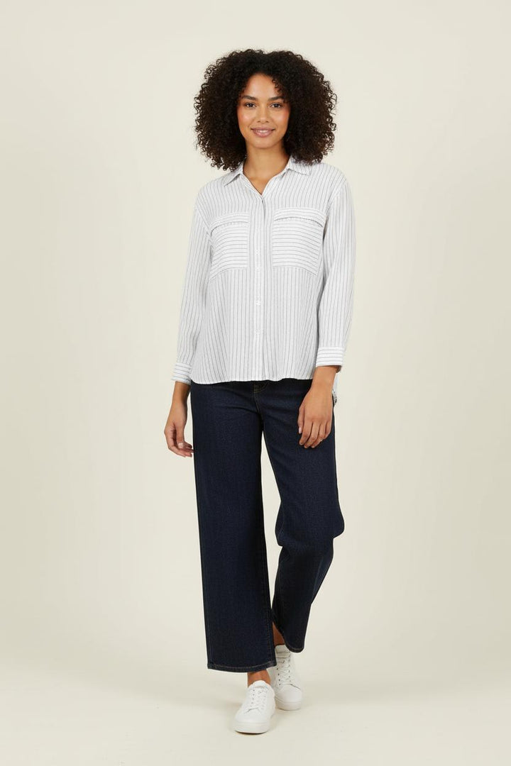 Chemise Blanche et Noire - Taille L/40 de la marque Figaret | PARAD87913 - Vendu par Paradigme - Image 1