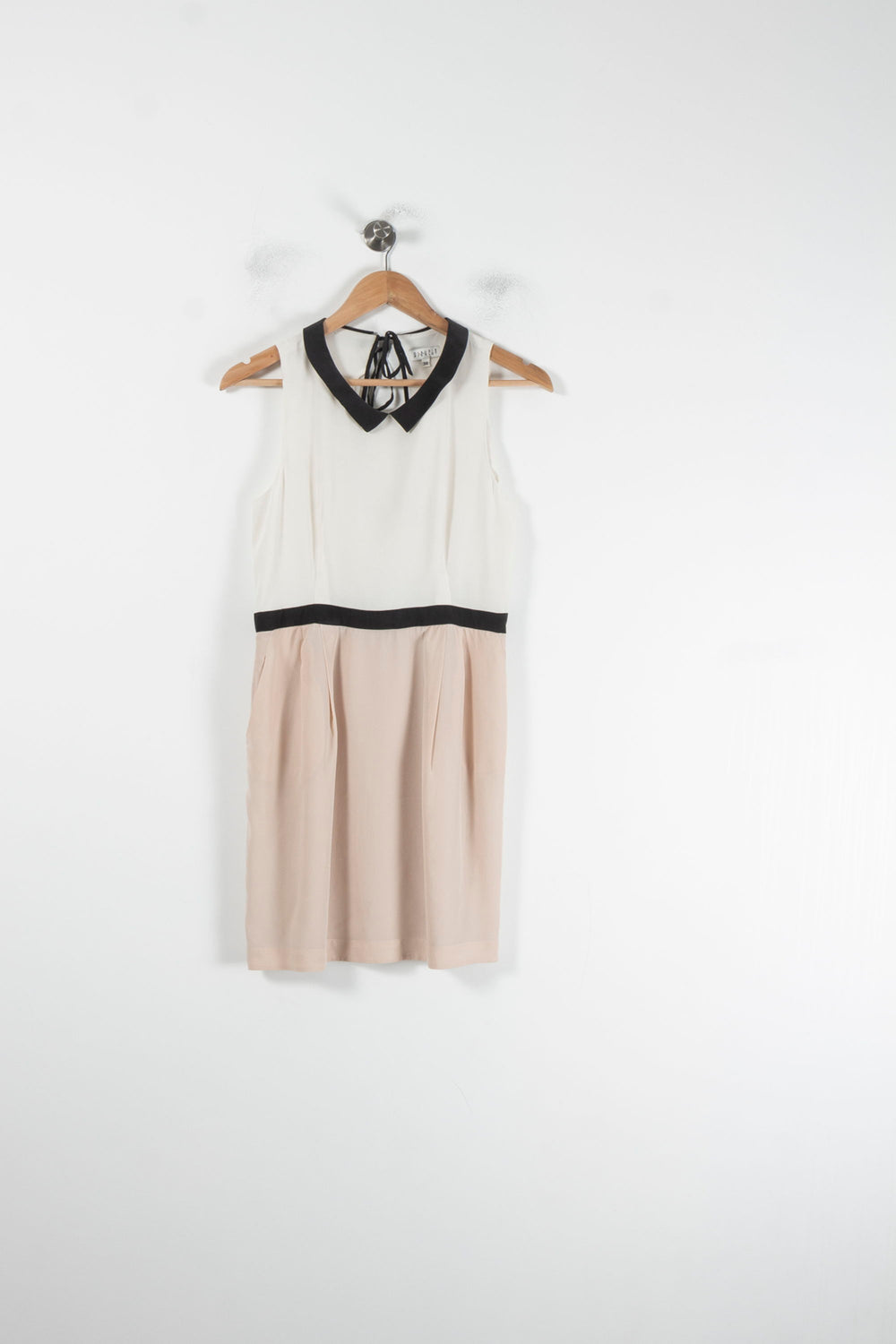 Robe Courte Blanche et Noire - Taille M/38 de la marque Claudie Pierlot | PARAD88152 - Vendu par Paradigme - Image 2