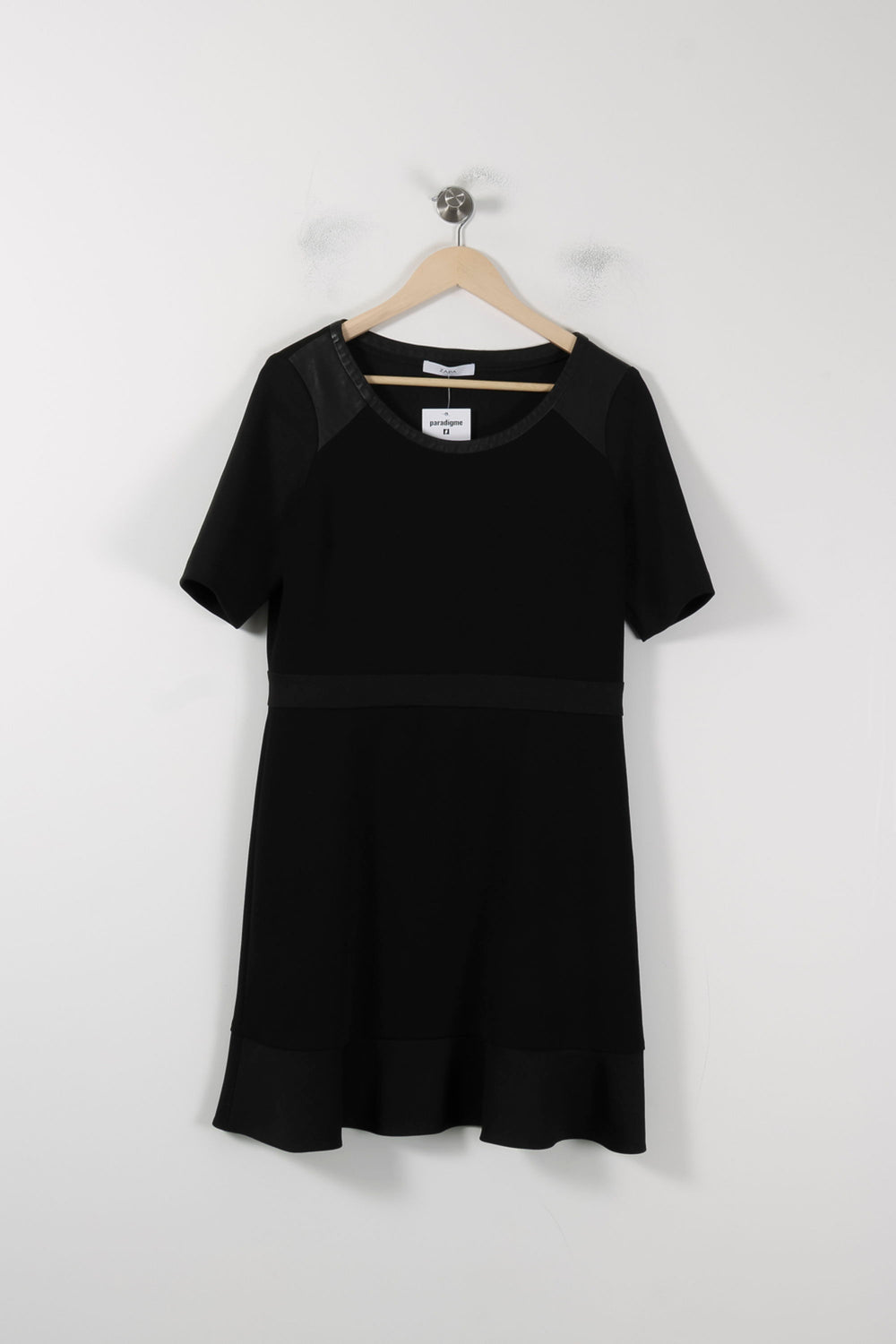 Robe Courte Noire - Taille L/40 de la marque ZAPA | PARAD88236 - Vendu par Paradigme - Image 2