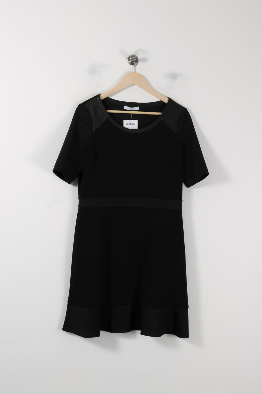 Robe Courte Noire - Taille L/40 de la marque ZAPA | PARAD88236 - Vendu par Paradigme - Image 2