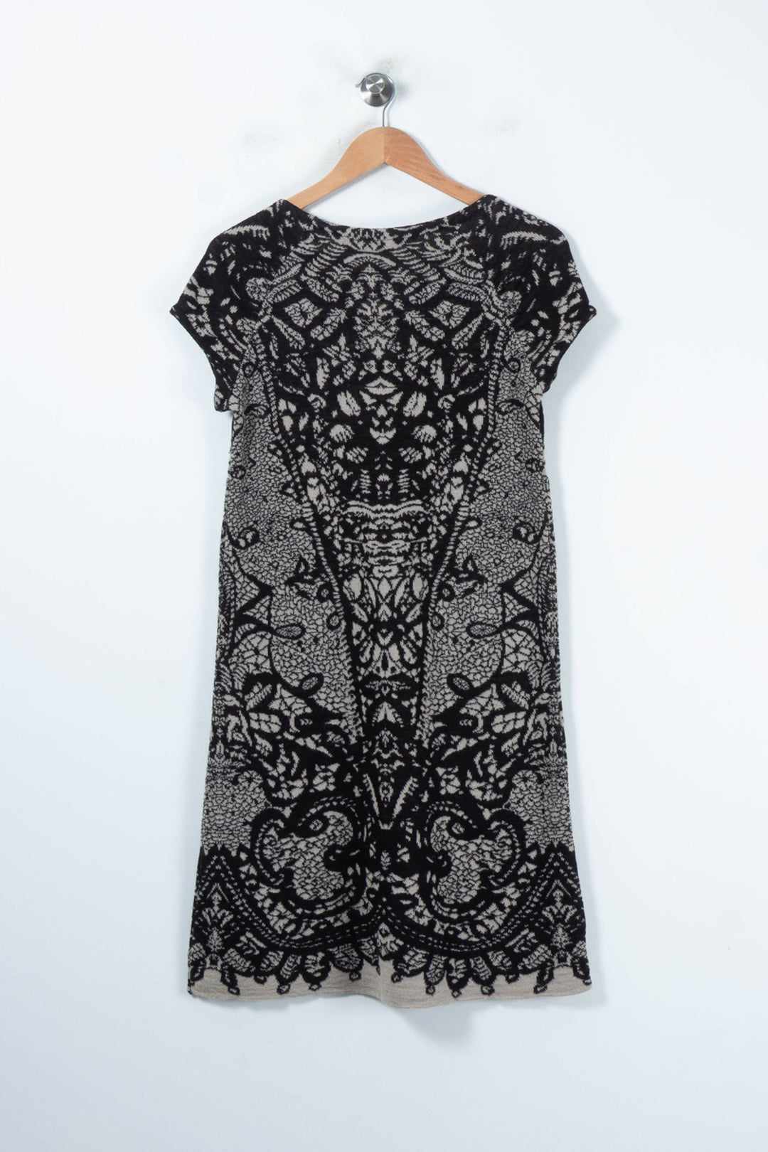 Robe Noire et Beige - Taille M/38 de la marque La Fée Maraboutée | PARAD88290 - Vendu par Paradigme - Image 4