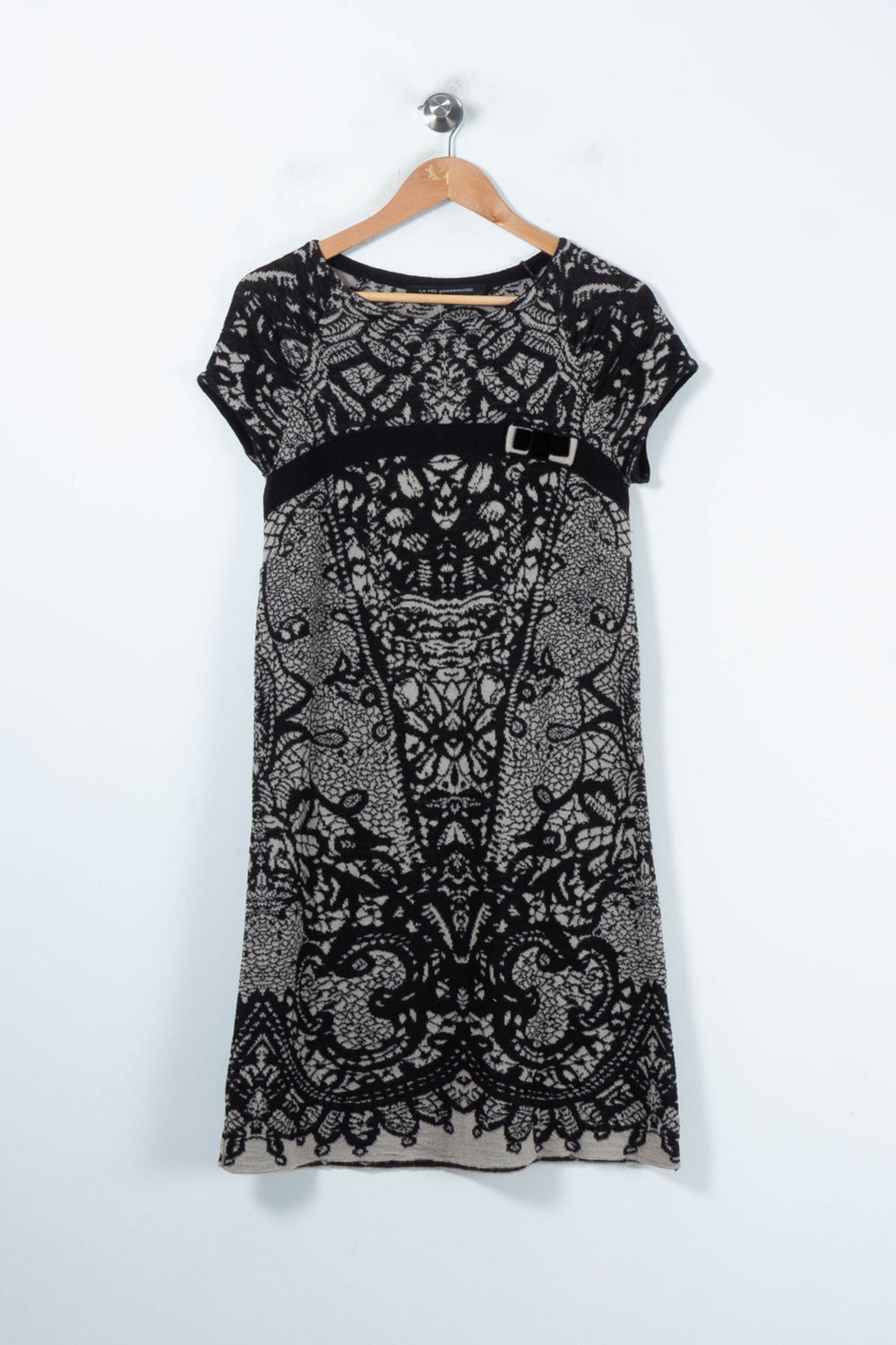 Robe Noire et Beige - Taille M/38 de la marque La Fée Maraboutée | PARAD88290 - Vendu par Paradigme - Image 2