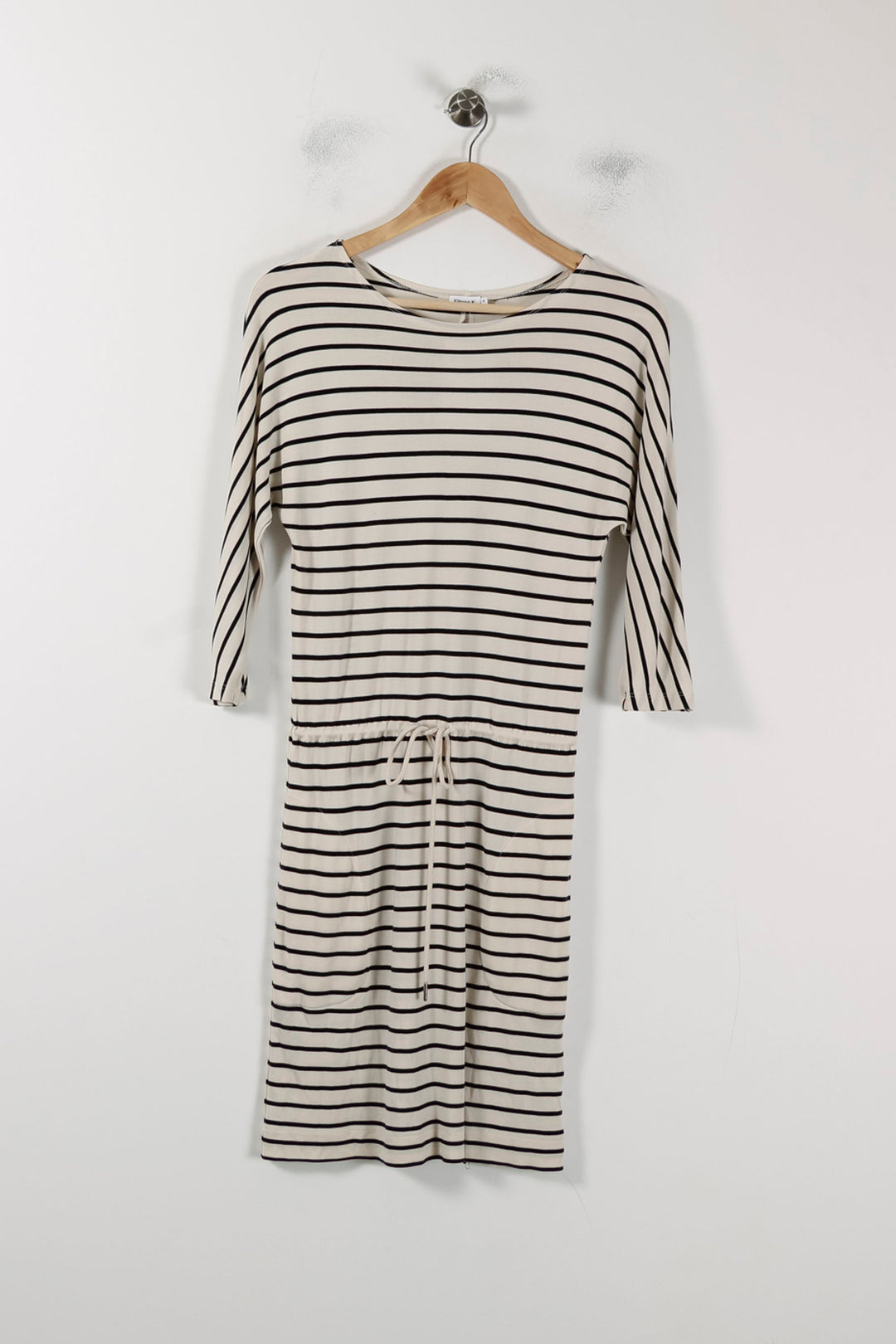 Robe Rayée Blanche et Noire - Taille XS/34 de la marque Filippa K | PARAD88509 - Vendu par Paradigme - Image 2