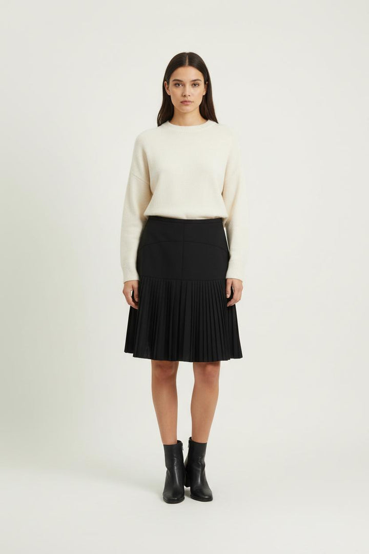 Jupe Plissée Noire - Taille M/38 de la marque Caroll | PARAD88960 - Vendu par Paradigme - Image 1