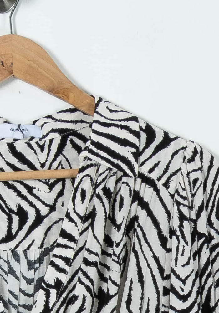 Robe Longue Blanche et Noire - Taille S/36 de la marque Suncoo | PARAD89204 - Vendu par Paradigme - Image 3