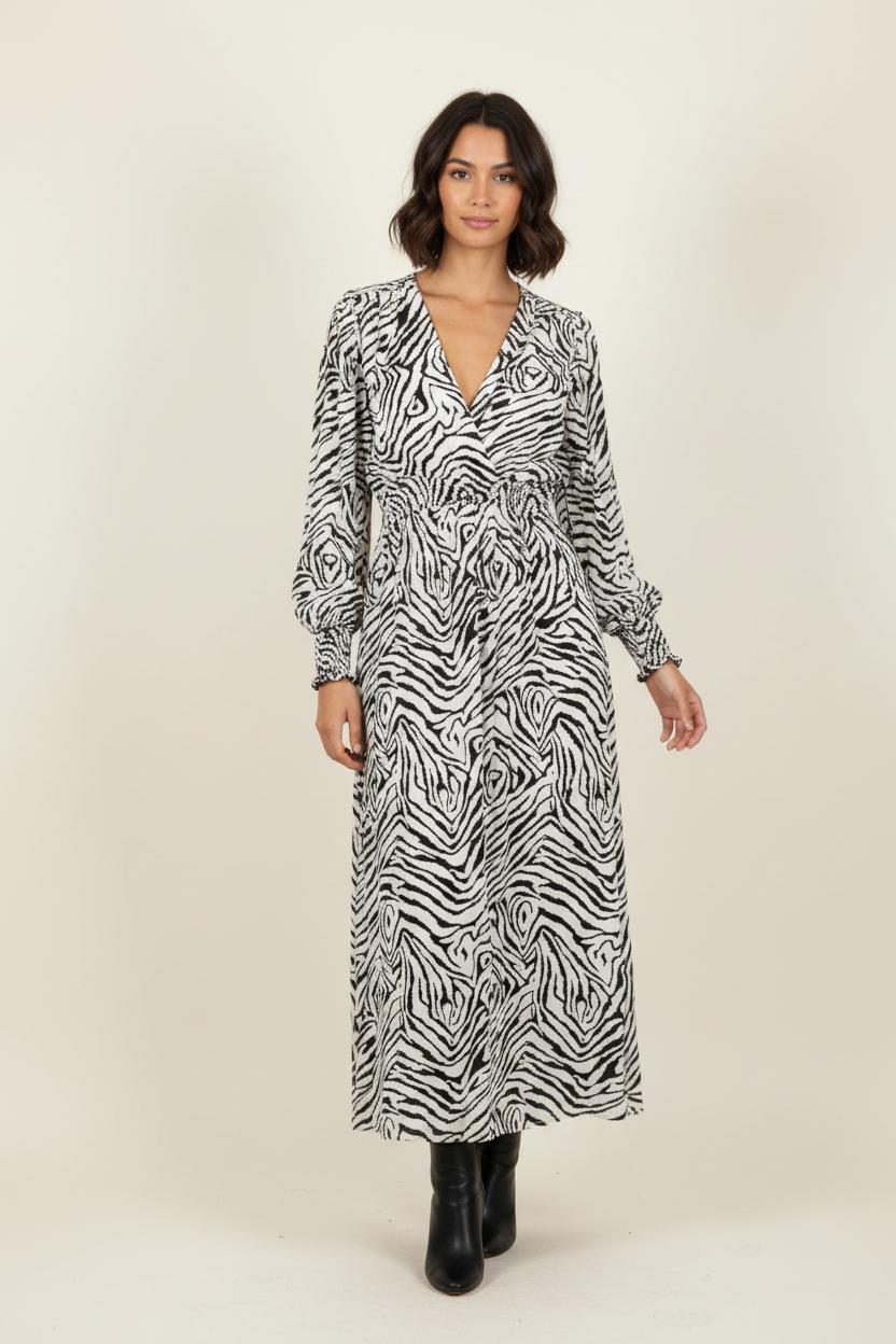 Robe Longue Blanche et Noire - Taille S/36 de la marque Suncoo | PARAD89204 - Vendu par Paradigme - Image 1