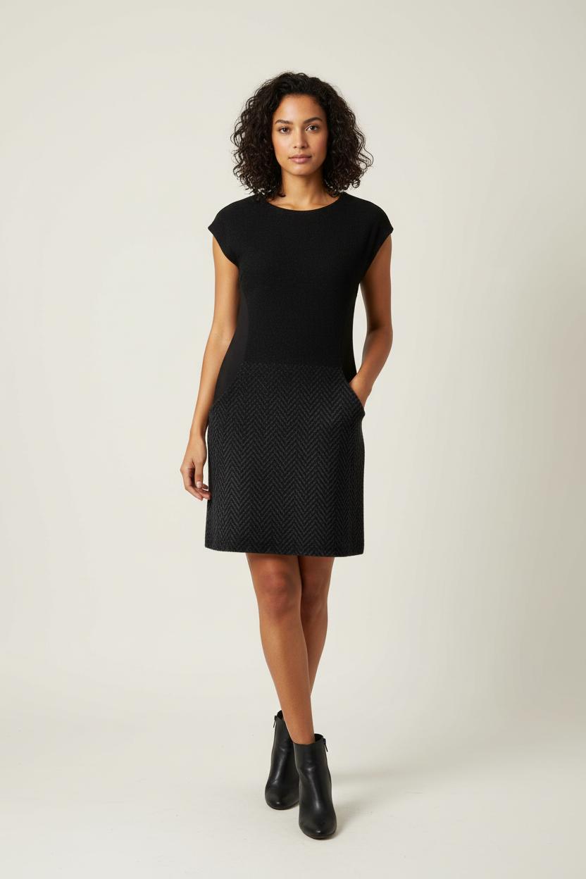 Robe Noire - Taille XS/34 de la marque La Fée Maraboutée | PARAD89351 - Vendu par Paradigme - Image 1